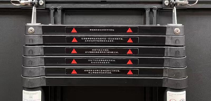 Quick-release ladder brackets