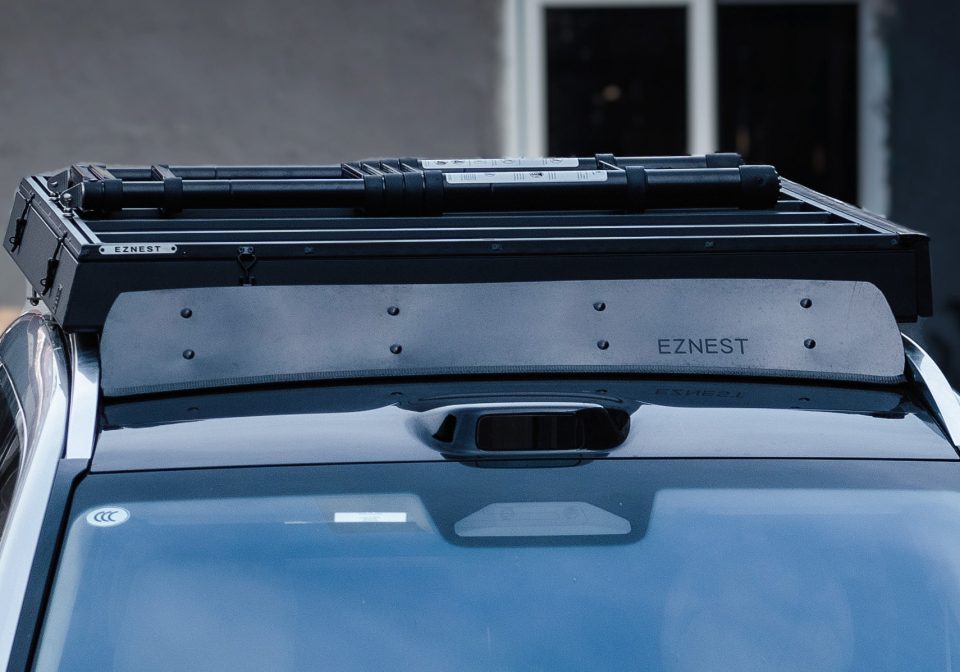 Wind deflector